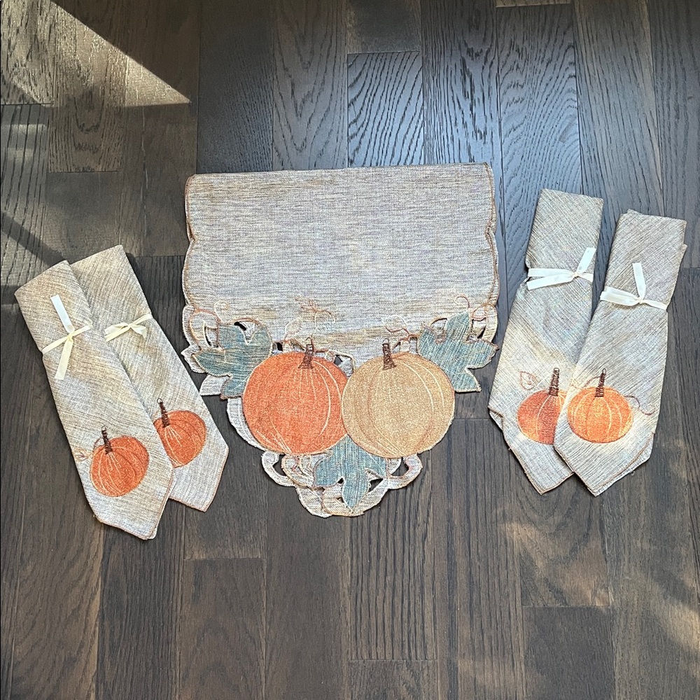 Pumpkin Gardenia Table Runner and Napkins Set